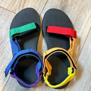 Teva rainbow sandals sz 7